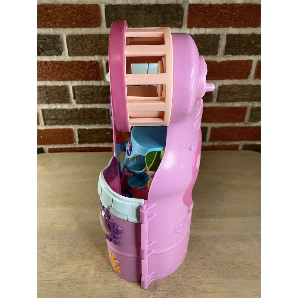 Littlest Pet Shop Tail Waggin Fitness Club Playset house 2007 Playhouse Vintage